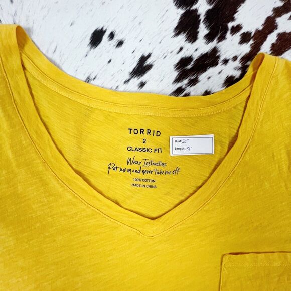 TORRID Classic Fit Yellow Pocket Tee Sz 2X - Picture 4 of 4
